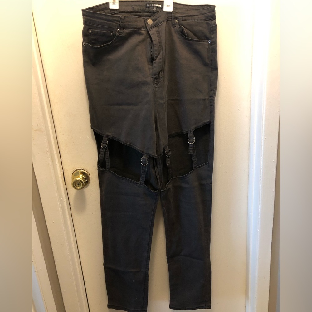 Black jeans with cutout on the thighs, size 2X